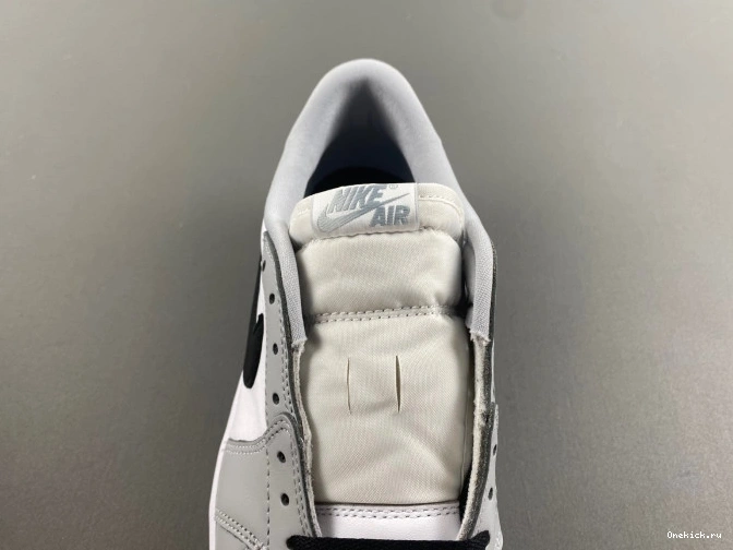 One Kick Low Barons 1 Air OG CZ0790-110 Jordan 0815
